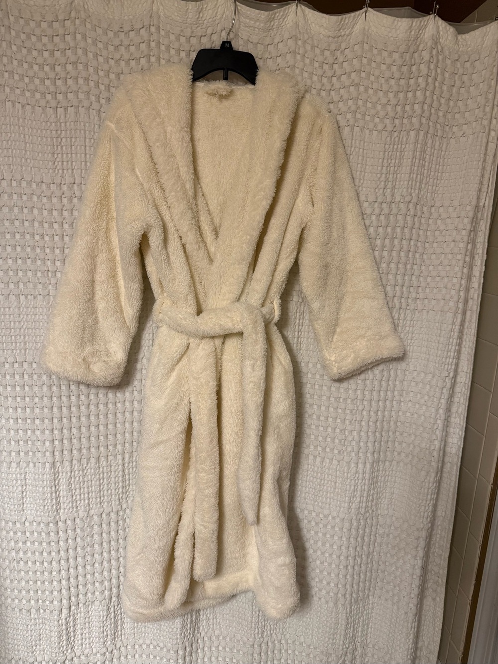 Pottery Barn Cream Plush Hooded Bathrobe